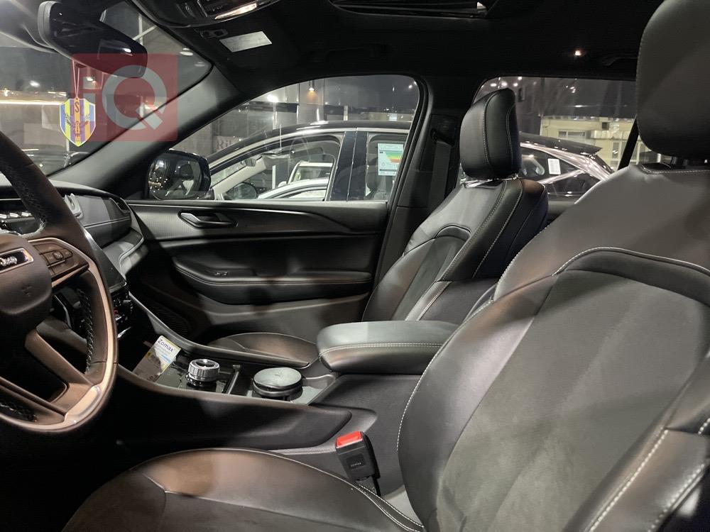 جيب جراند شيروكي